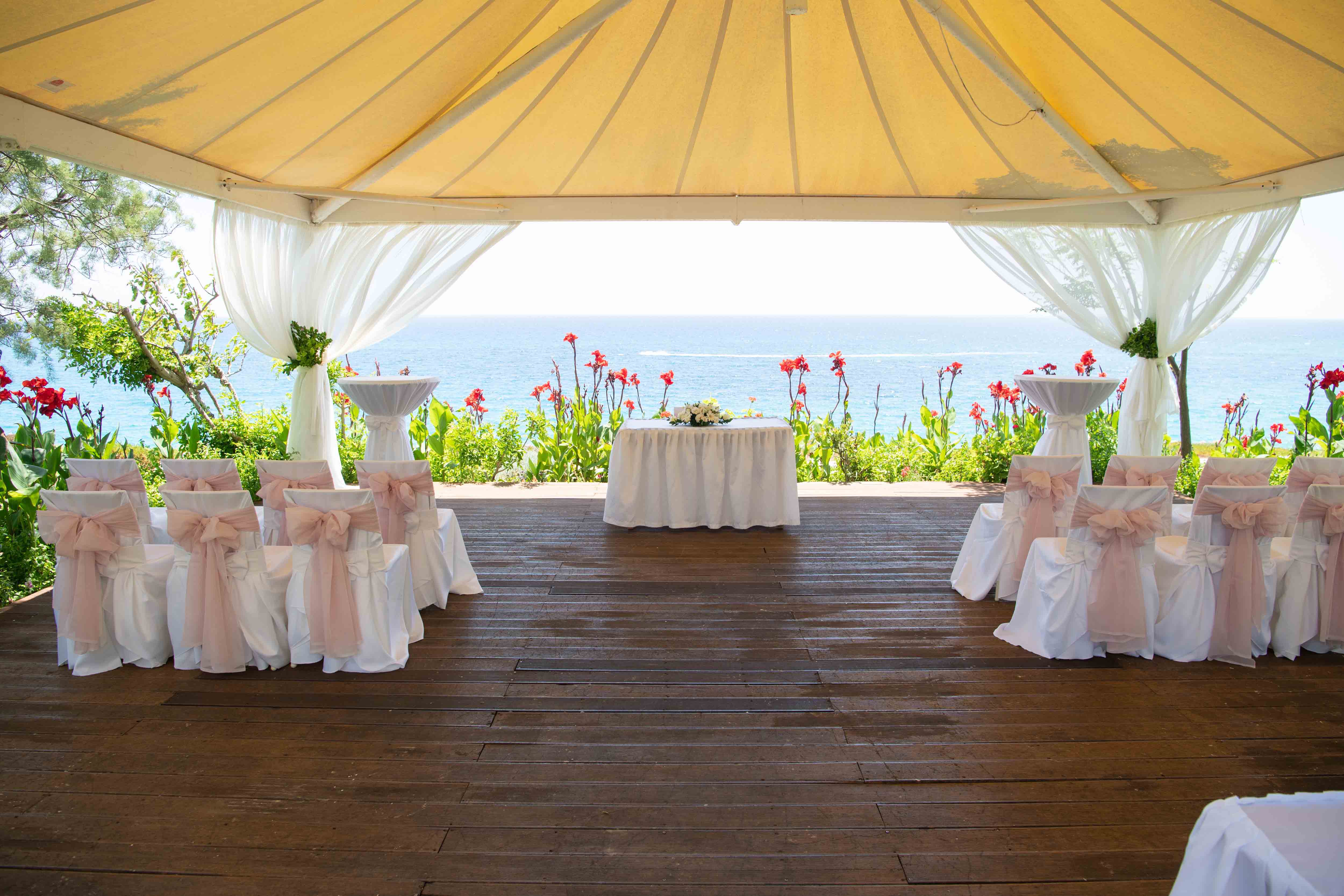 //www.jet2holidays.com/-/media/custom overview images/lca wedding/atlantica sungarden 2.jpg